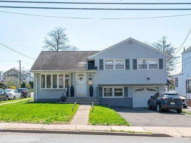 House for sale in Bergenfield, New Jersey