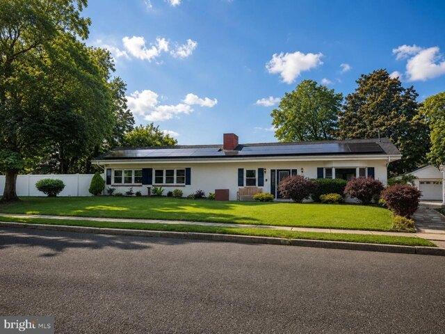 House for sale in Berlin, New Jersey