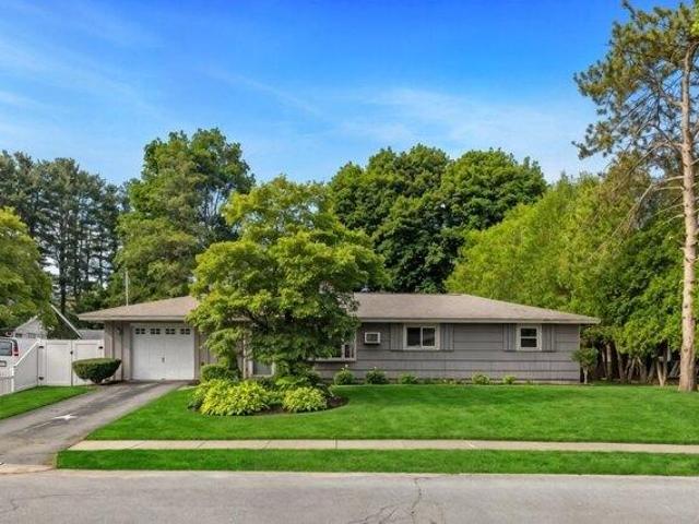 House for sale in North Beverly, Beverly