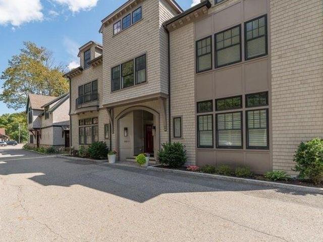 Condo for sale in Prides Crossing, Beverly