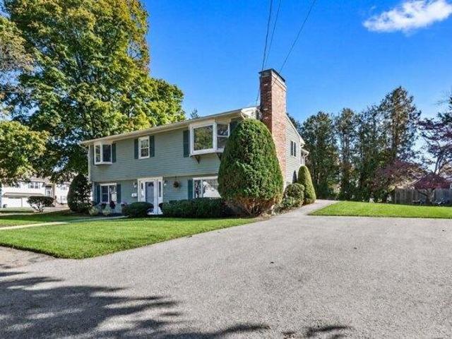 House for sale in North Beverly, Beverly
