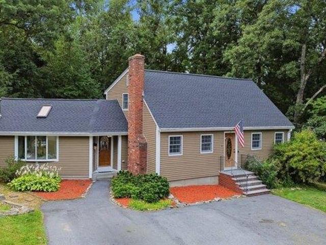 House for sale in Billerica, Middlesex County