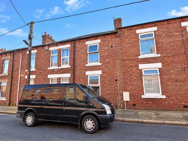 Flat for sale in Quaking Houses, Stanley