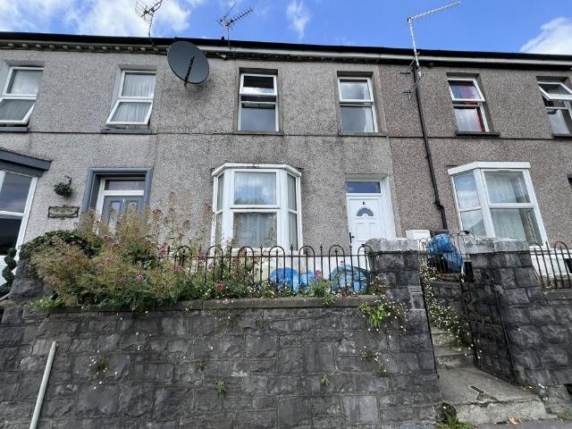 Flat for sale in Carmarthen, Wales
