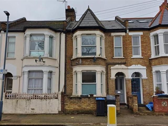 Flat for sale in London Borough of Brent, Greater London