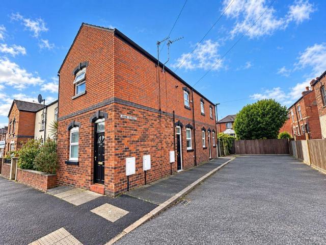 Flat for sale in Hindley, Wigan