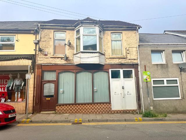 Flat for sale in Pontycymer, Wales