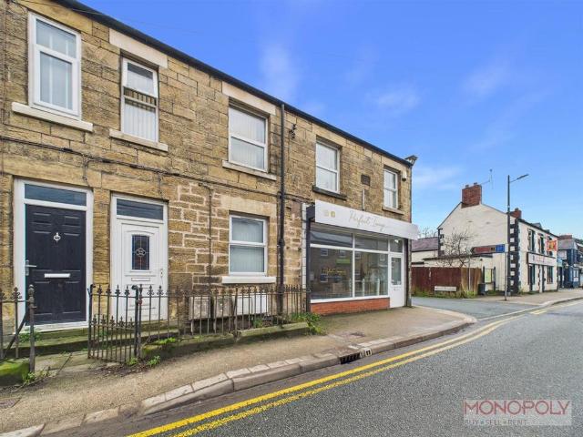 Flat for sale in Coedpoeth, Wales