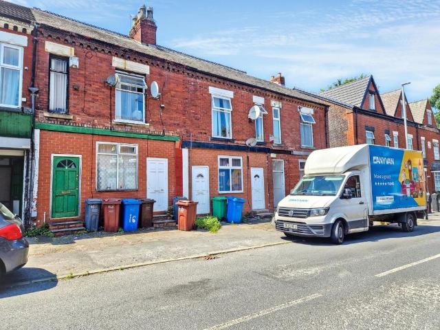 Flat for sale in Georgia, Greater Manchester