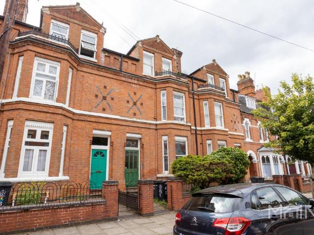 Flat for sale in Highfields, Old Wharf