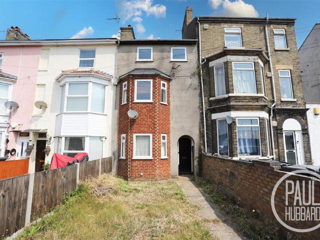 Flat for sale in Eastbridge, Suffolk
