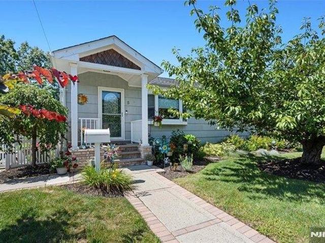 House for sale in Bloomfield, New Jersey