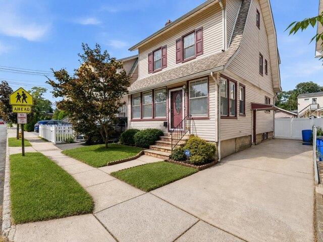 House for sale in Bloomfield, New Jersey