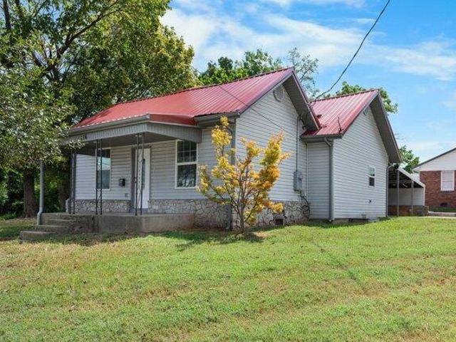 House for sale in Bolivar, Missouri