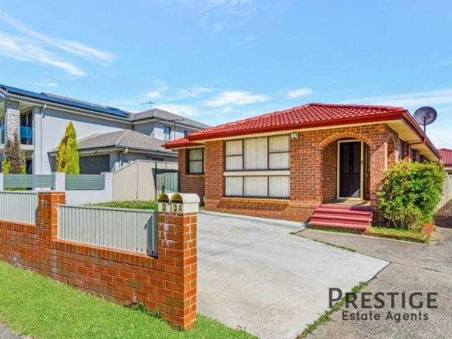 House for rent in Bossley Park, New South Wales