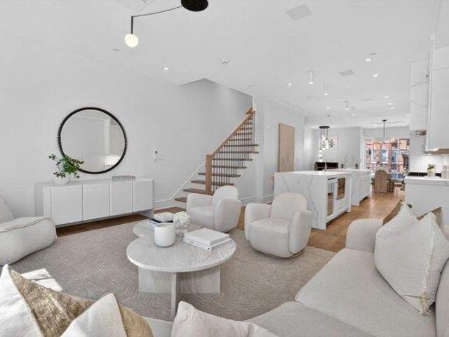 House for sale in Seaport, Boston