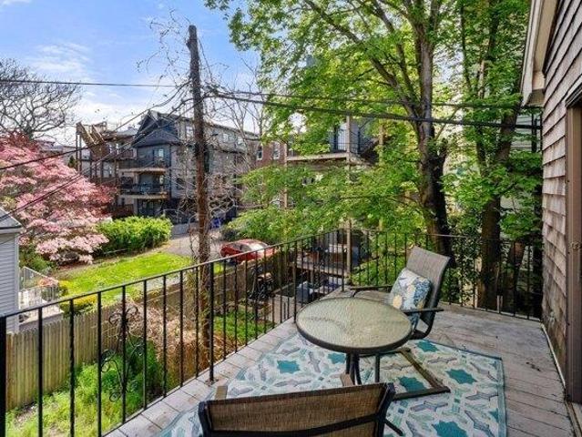 House for sale in The Flats, Boston