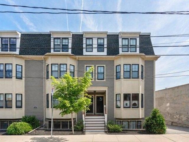 Condo for sale in West Roxbury, Boston
