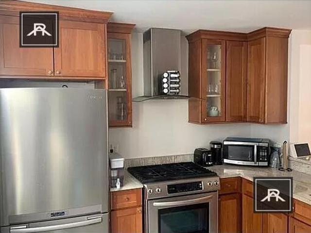 Townhouse for rent in Lower Allston, Boston