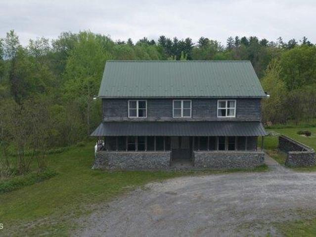 House for sale in Broadalbin