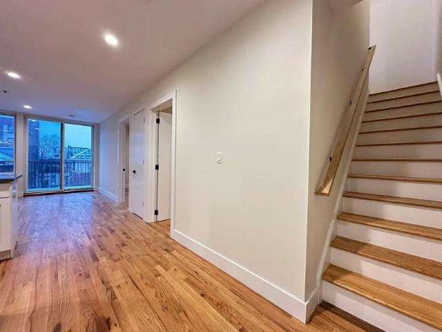 Townhouse for rent in The Bronx, Arverne