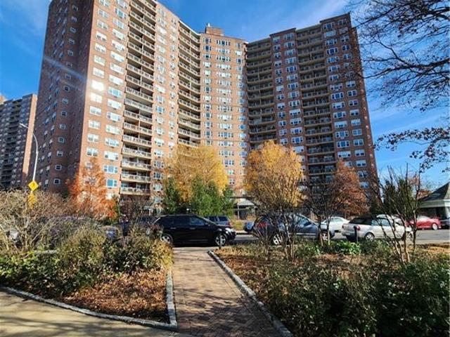 Apartment for sale in The Bronx, Arverne