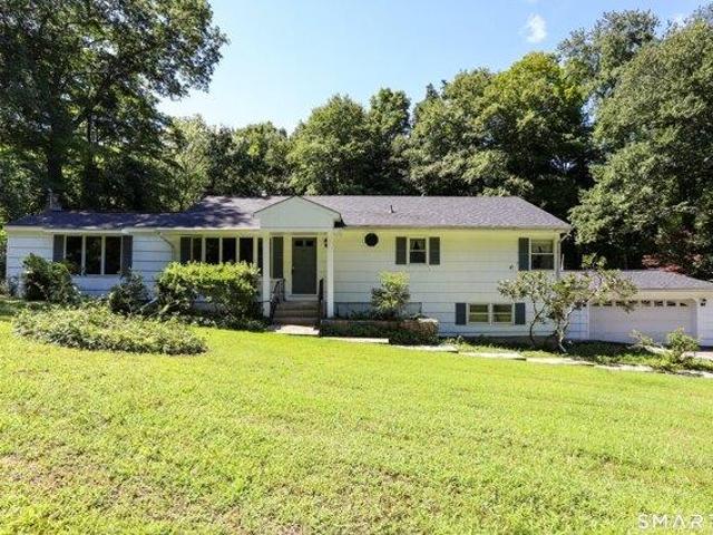 House for sale in Brookfield, Western Connecticut Planning Region