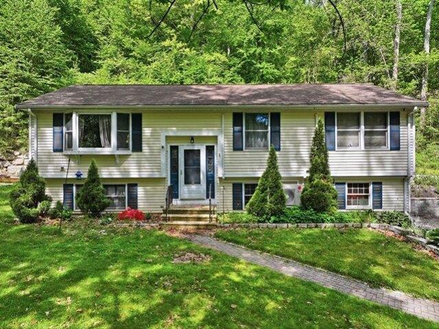 House for sale in Brookfield, Massachusetts