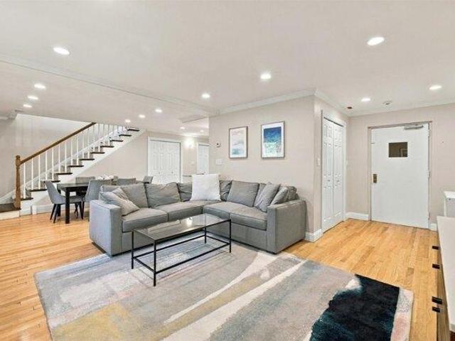 Condo for sale in Aspinwall Hill, Brookline
