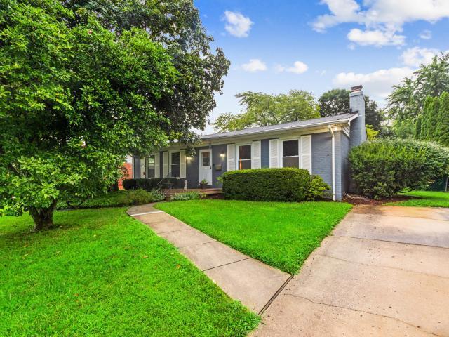 House for sale in Brooklyn, Baltimore