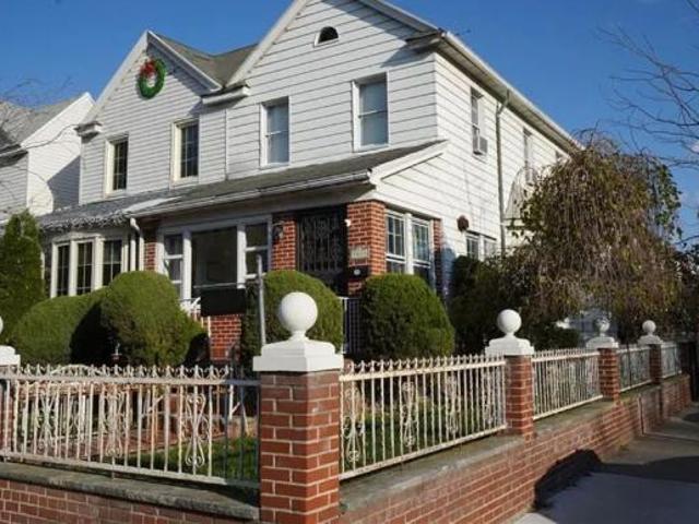 Townhouse for sale in Brooklyn