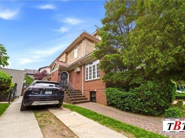 House for sale in Arverne, New York