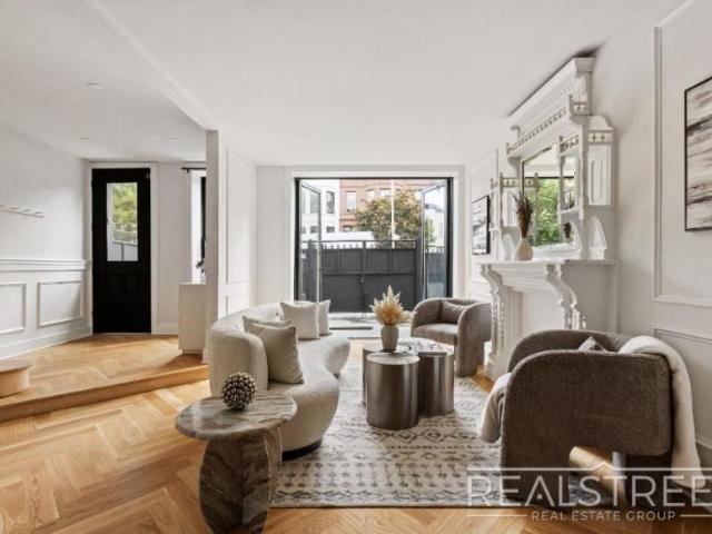 Townhouse for sale in Crown Heights, New York