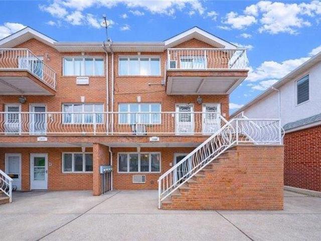 Condo for sale in Arverne, New York