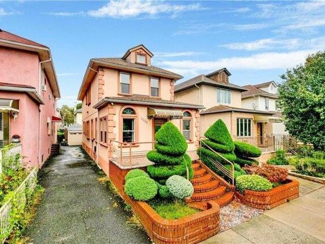 House for sale in Arverne, New York