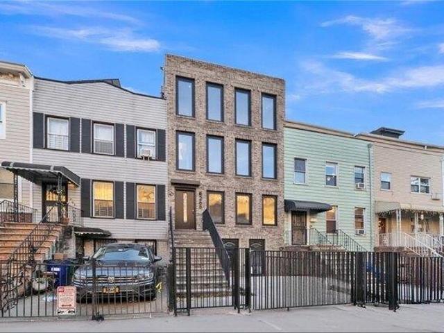 Condo for sale in Arverne, New York