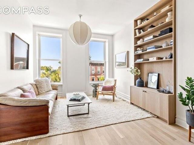 Condo for sale in Arverne, New York