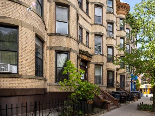 Apartment for sale in Arverne, New York