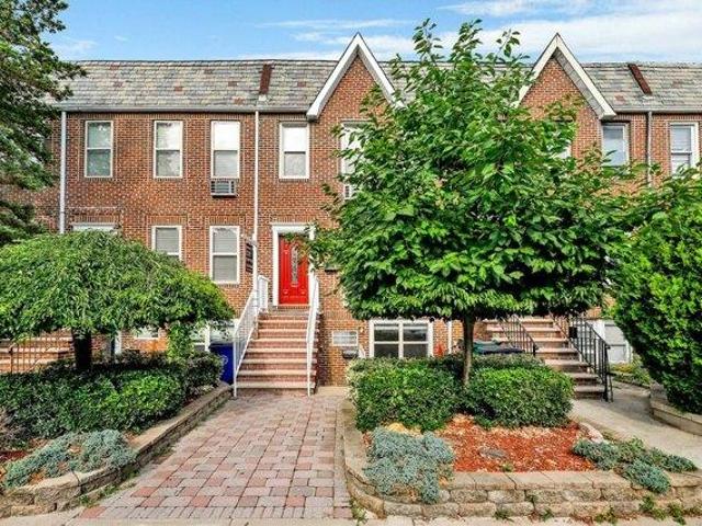 House for sale in Arverne, New York