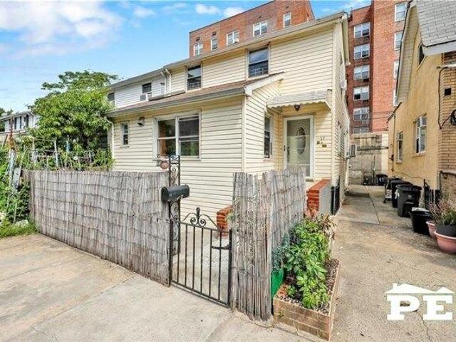 House for sale in Arverne, New York