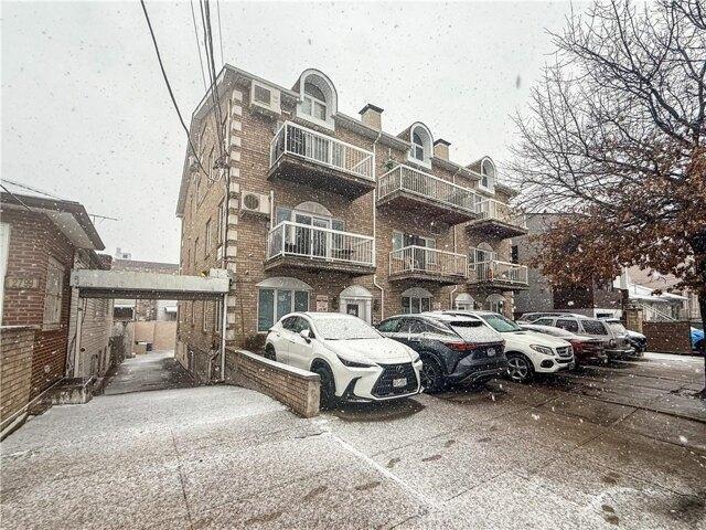 Condo for sale in Arverne, New York