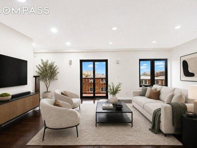 Condo for sale in Arverne, New York