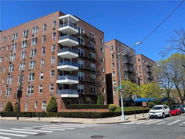 Apartment for sale in Arverne, New York