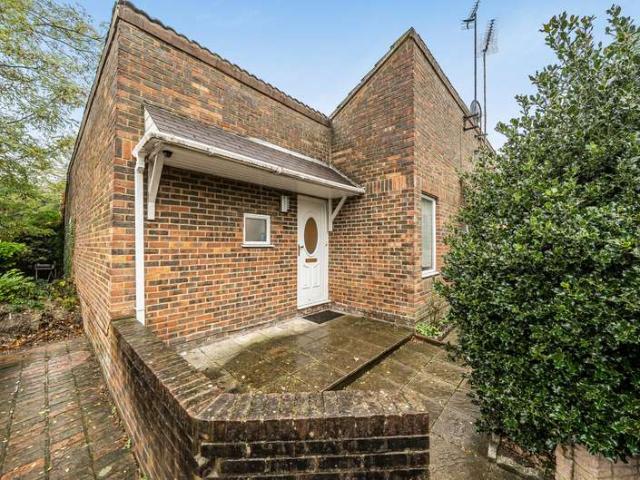 Bungalow for sale in Houghton Regis, Central Bedfordshire