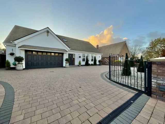 Bungalow for sale in Southport, Sefton
