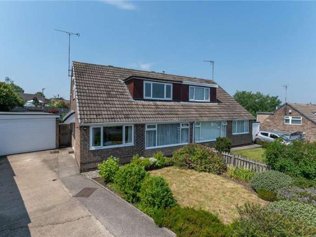 Bungalow for sale in Churwell, West Yorkshire
