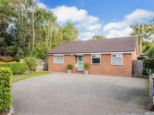 Bungalow for sale in Hillview, Surrey