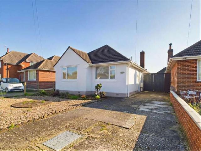 Bungalow for sale in Pokesdown, Bournemouth