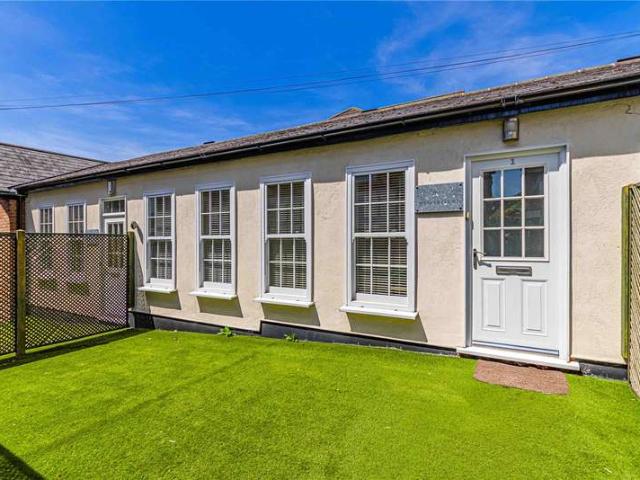 Bungalow for sale in Connaught Park, Bushey