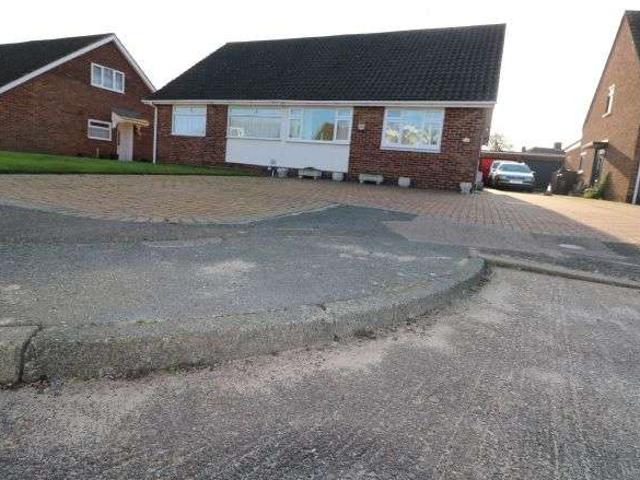 Bungalow for sale in Strood
